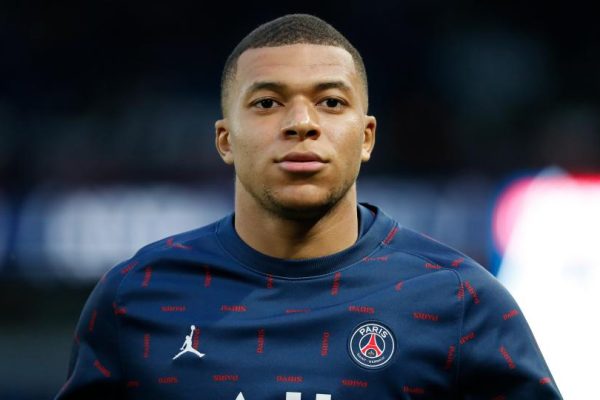 Reveals Mbappe being ignored by Lions holding hands in the tunnel before the game